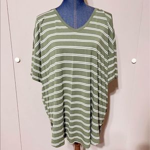 Woman’s green striped top size 2X